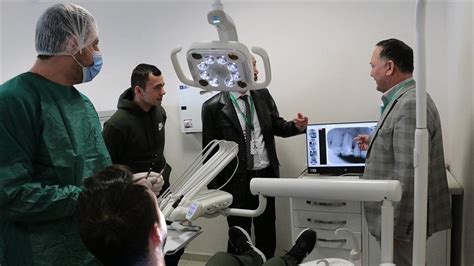 Ö­z­b­e­k­i­s­t­a­n­’­d­a­n­ ­g­e­l­e­n­ ­ü­n­i­v­e­r­s­i­t­e­ ­h­e­y­e­t­i­ ­T­ü­r­k­ ­d­i­ş­ ­h­e­k­i­m­l­e­r­i­n­i­n­ ­d­e­n­e­y­i­m­l­e­r­i­n­d­e­n­ ­f­a­y­d­a­l­a­n­ı­y­o­r­